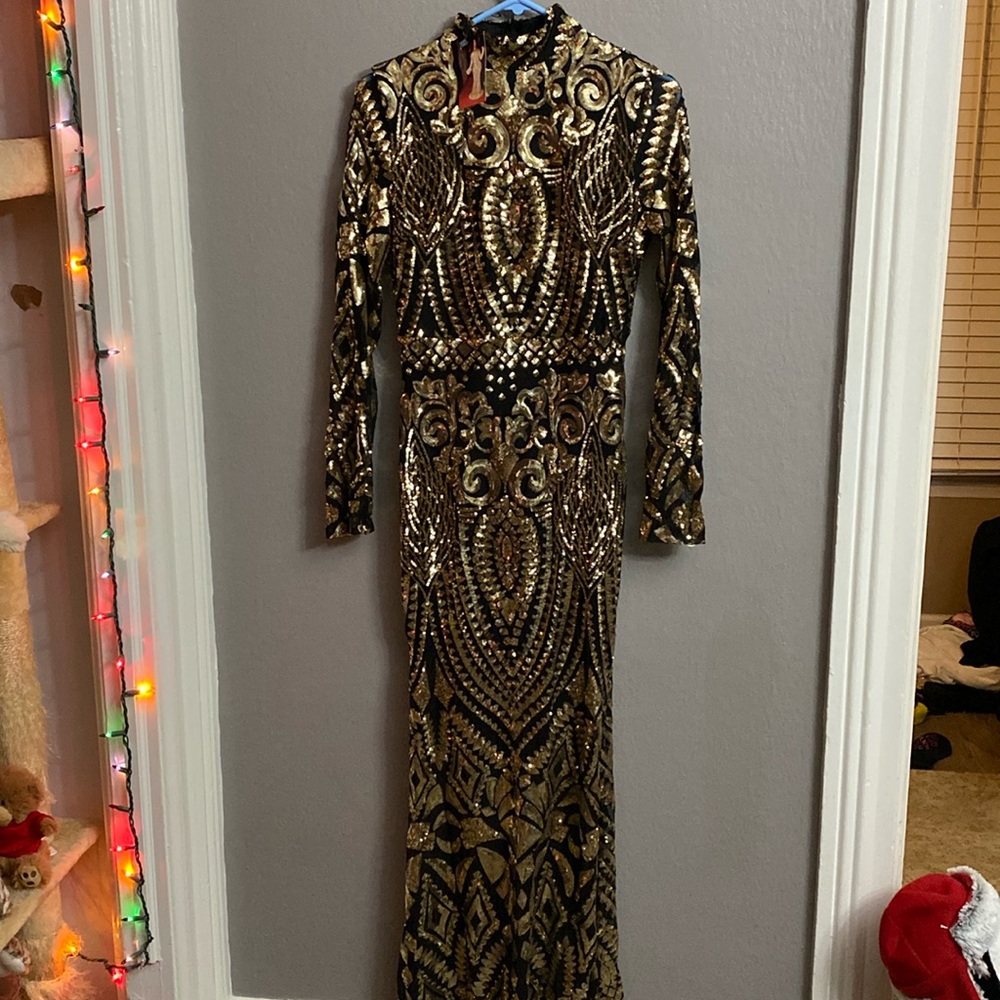 Maxi lyrnia label sequin dress, perfect for NYE!